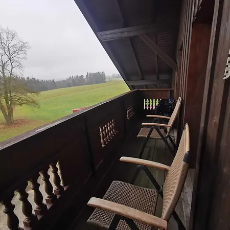 Konukevi Cafe Zum Toni